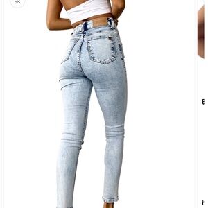 Chipre Ethos High-Waisted Jeans